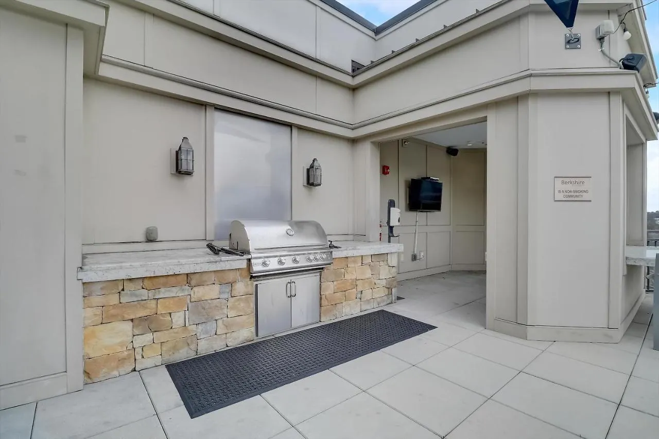 Frontdesk Berkshire Dilworth Apts Midtown Charlotte Apartment 0*,  United States